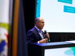 Ecio Morais, diretor executivo do IBGM, apresenta a cadeia de valor da indústria brasileira de joias