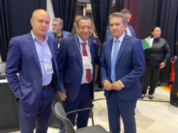 Ecio Morais (IBGM), Dr. Roberto Cavalcanti (Somos do Minério) e Sergio Ricardo (Conselheiro do Tribunal de Contas do Estado do Mato Grosso).