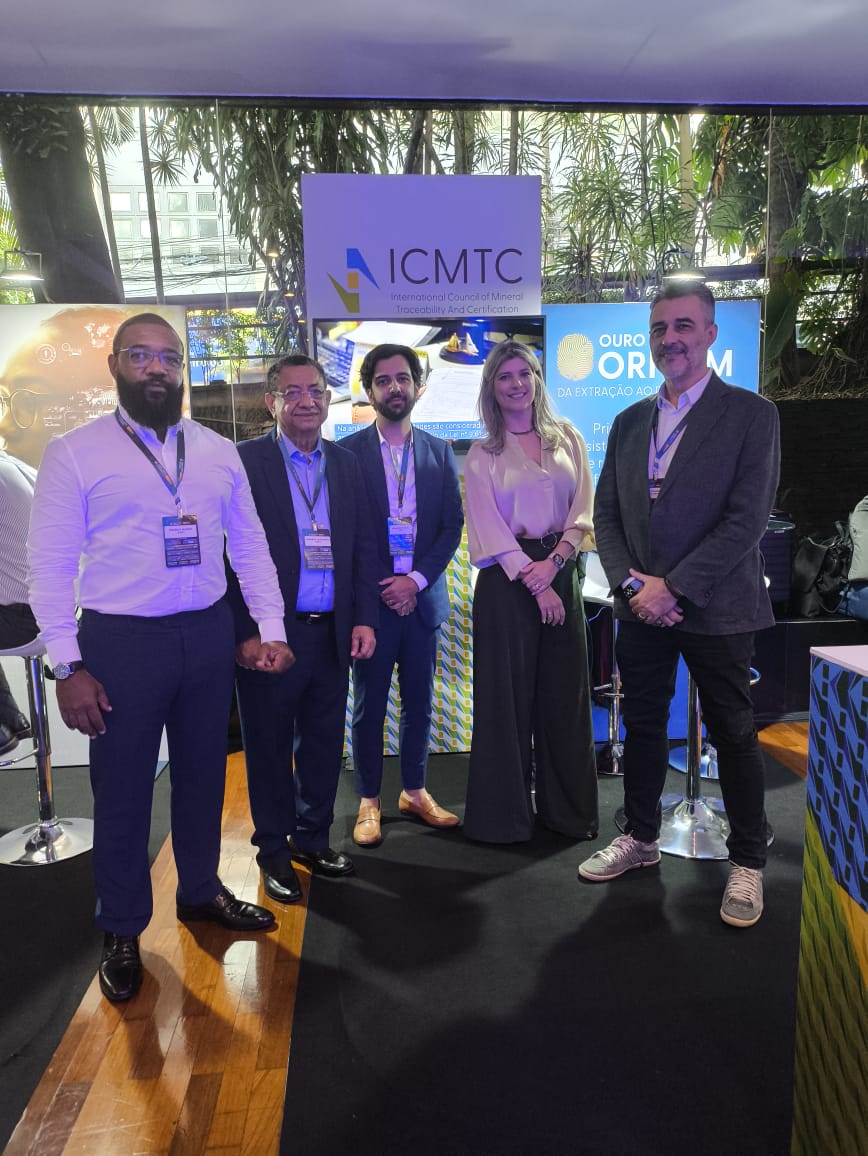 Rogerio Manoel (ICMTC e Instituto Somos do Minério), Roberto Cavalcanti (ICMTC e Instituto Somos do Minério), Eduardo Gama (ICMTC e Certimine), Kelly Massaro (ABRACAM) e Mario Rodrigues (Golden Cash).